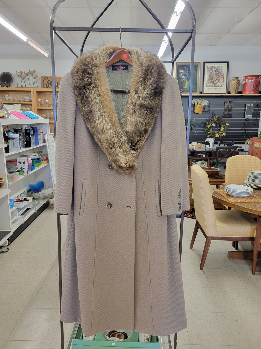 Classic Taupe Trench Coat with Faux Fur Collar